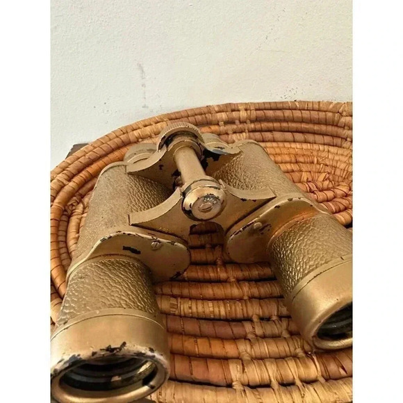Binoculars - Picture 2 of 11